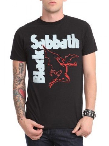 Tricou Black Sabath | Detaliu imprimeu [type: mockup-Tricou clasic;]